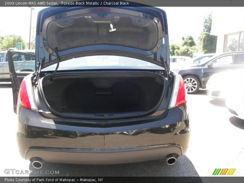 Tuxedo Black Metallic / Charcoal Black 2009 Lincoln MKS AWD Sedan