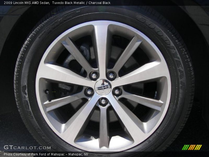 Tuxedo Black Metallic / Charcoal Black 2009 Lincoln MKS AWD Sedan