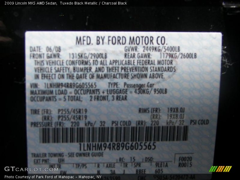 Tuxedo Black Metallic / Charcoal Black 2009 Lincoln MKS AWD Sedan