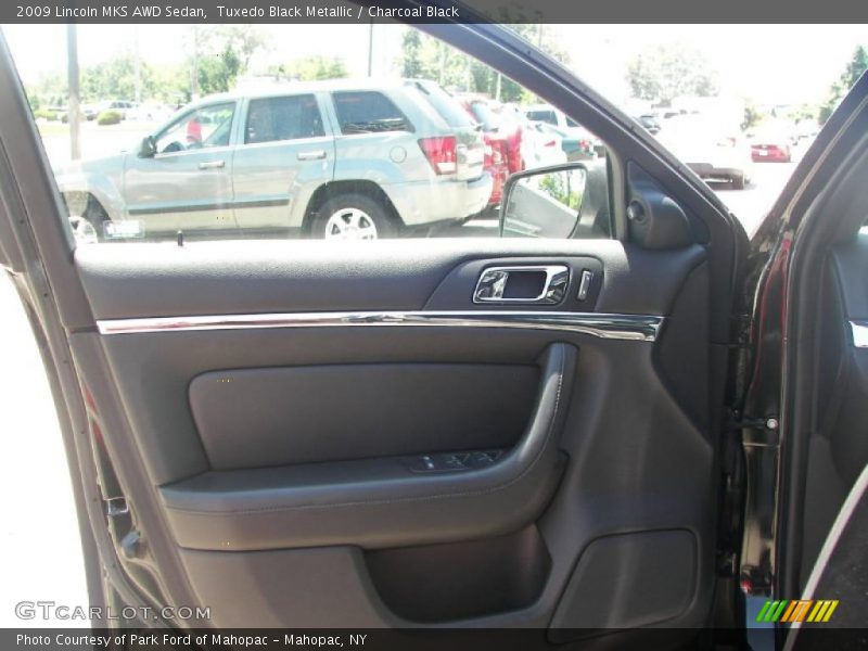 Tuxedo Black Metallic / Charcoal Black 2009 Lincoln MKS AWD Sedan
