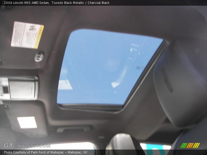 Tuxedo Black Metallic / Charcoal Black 2009 Lincoln MKS AWD Sedan