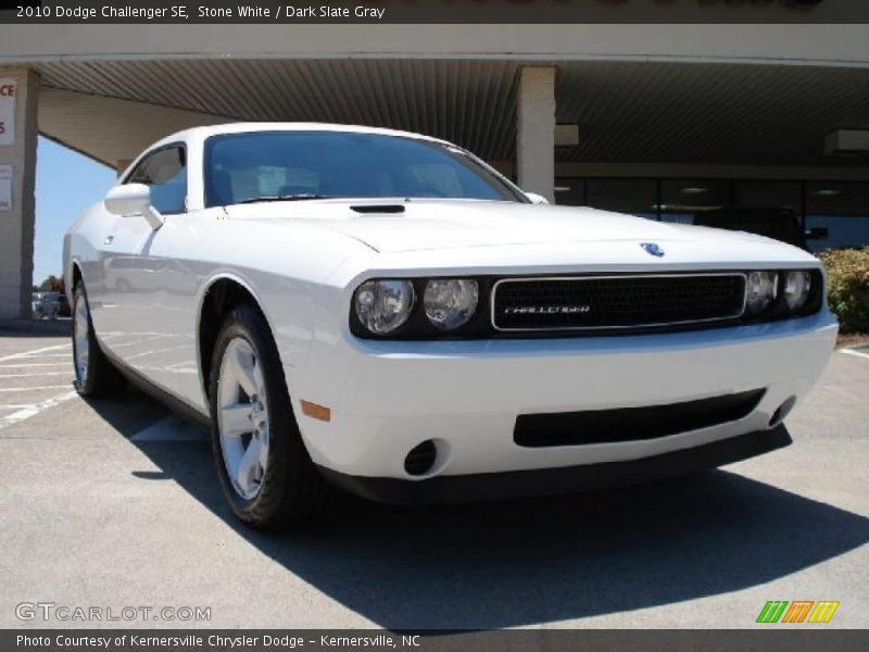 Stone White / Dark Slate Gray 2010 Dodge Challenger SE