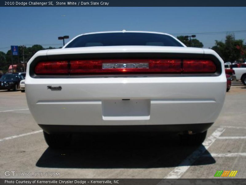 Stone White / Dark Slate Gray 2010 Dodge Challenger SE
