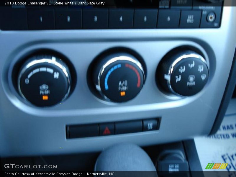 Stone White / Dark Slate Gray 2010 Dodge Challenger SE