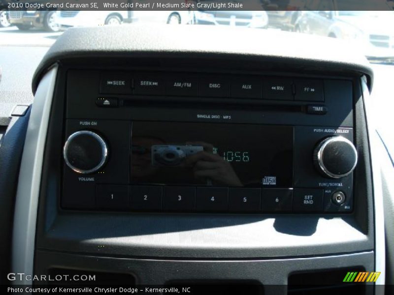 White Gold Pearl / Medium Slate Gray/Light Shale 2010 Dodge Grand Caravan SE