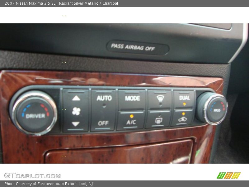 Radiant Silver Metallic / Charcoal 2007 Nissan Maxima 3.5 SL