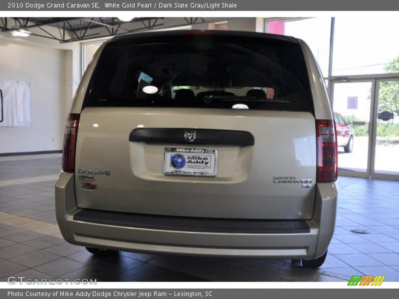 White Gold Pearl / Dark Slate Gray/Light Shale 2010 Dodge Grand Caravan SE