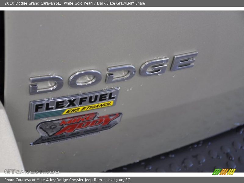 White Gold Pearl / Dark Slate Gray/Light Shale 2010 Dodge Grand Caravan SE