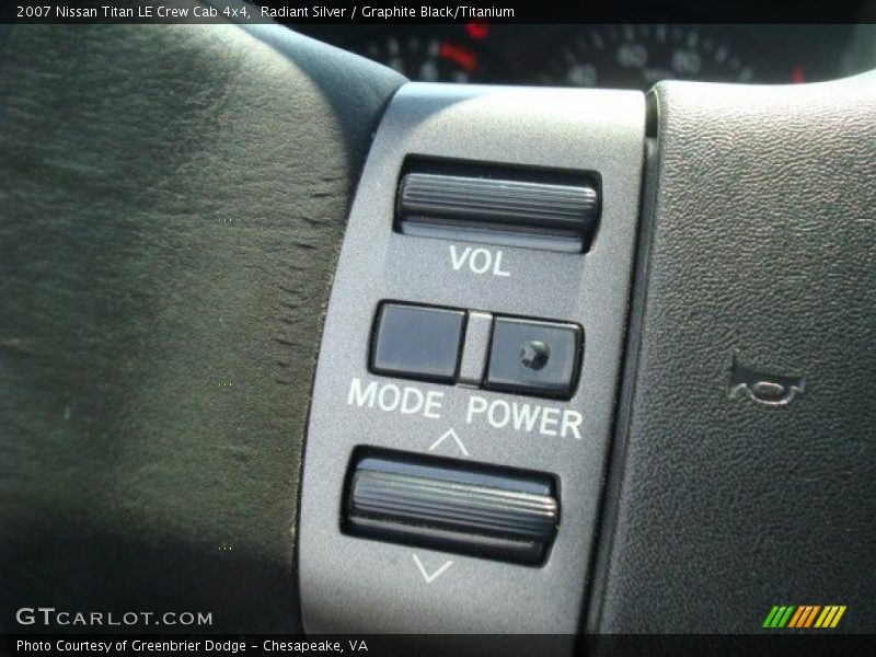 Radiant Silver / Graphite Black/Titanium 2007 Nissan Titan LE Crew Cab 4x4