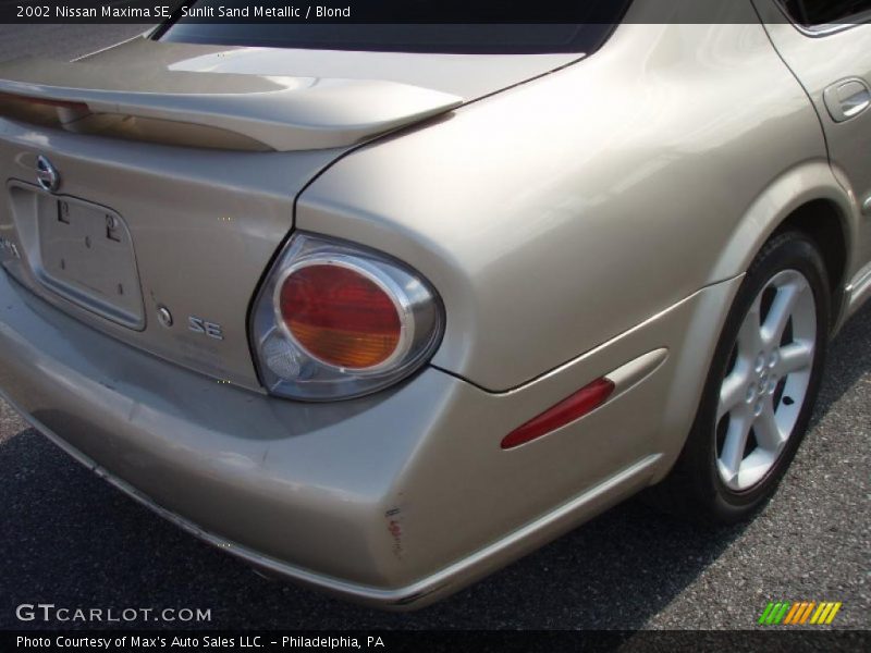 Sunlit Sand Metallic / Blond 2002 Nissan Maxima SE