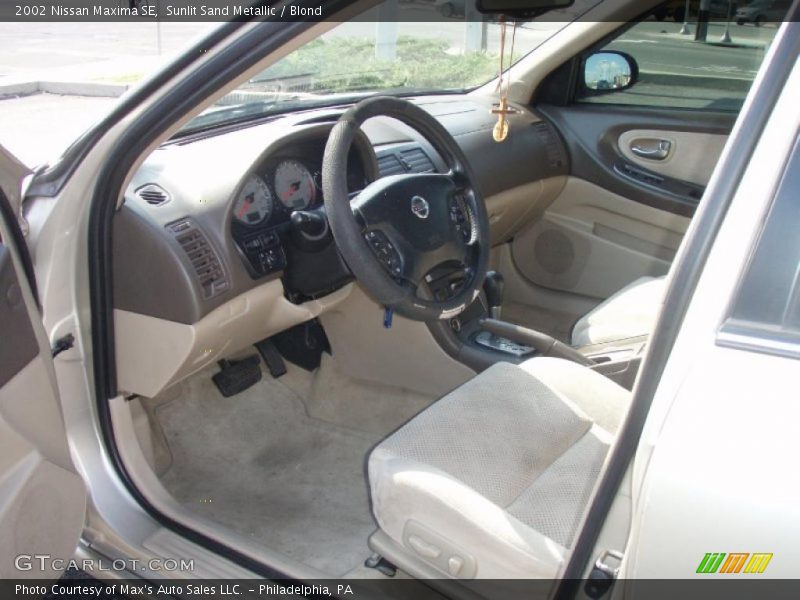 Sunlit Sand Metallic / Blond 2002 Nissan Maxima SE