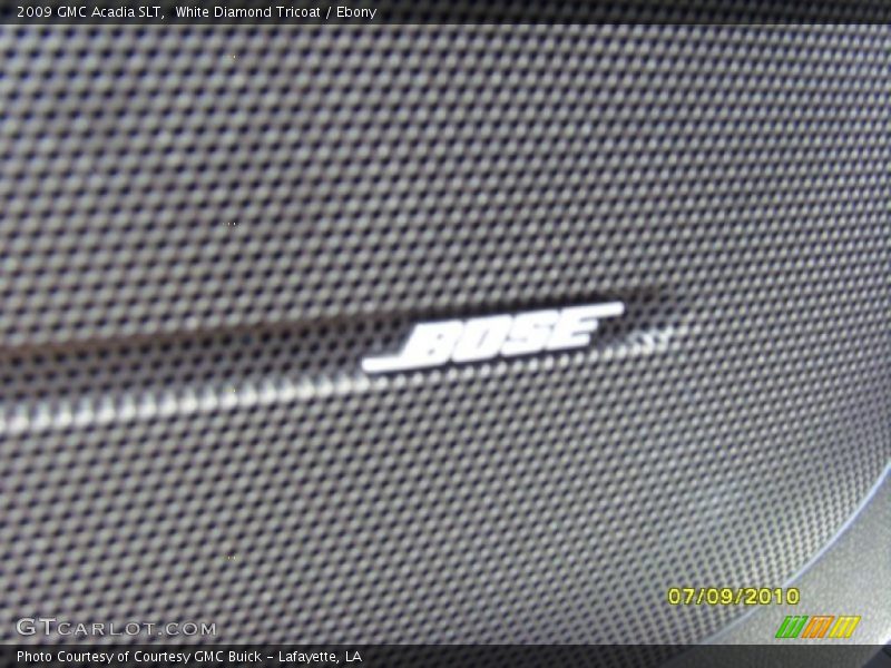 White Diamond Tricoat / Ebony 2009 GMC Acadia SLT