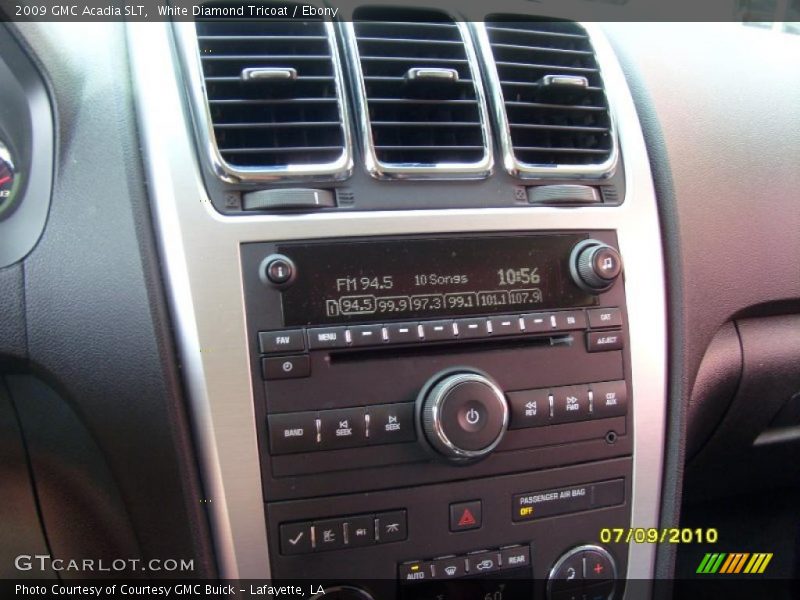 White Diamond Tricoat / Ebony 2009 GMC Acadia SLT