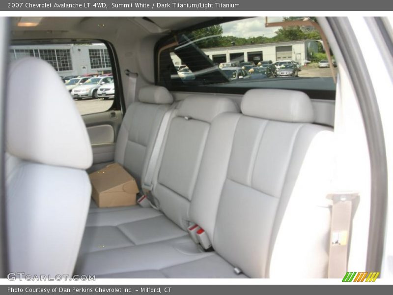 Summit White / Dark Titanium/Light Titanium 2007 Chevrolet Avalanche LT 4WD