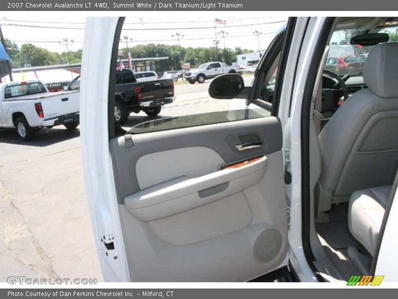 Summit White / Dark Titanium/Light Titanium 2007 Chevrolet Avalanche LT 4WD