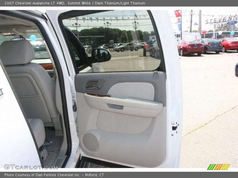 Summit White / Dark Titanium/Light Titanium 2007 Chevrolet Avalanche LT 4WD