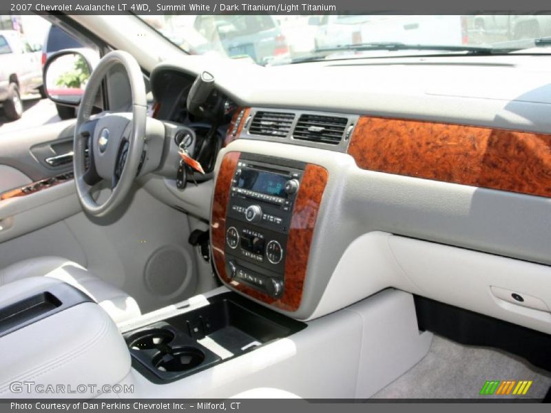 Summit White / Dark Titanium/Light Titanium 2007 Chevrolet Avalanche LT 4WD