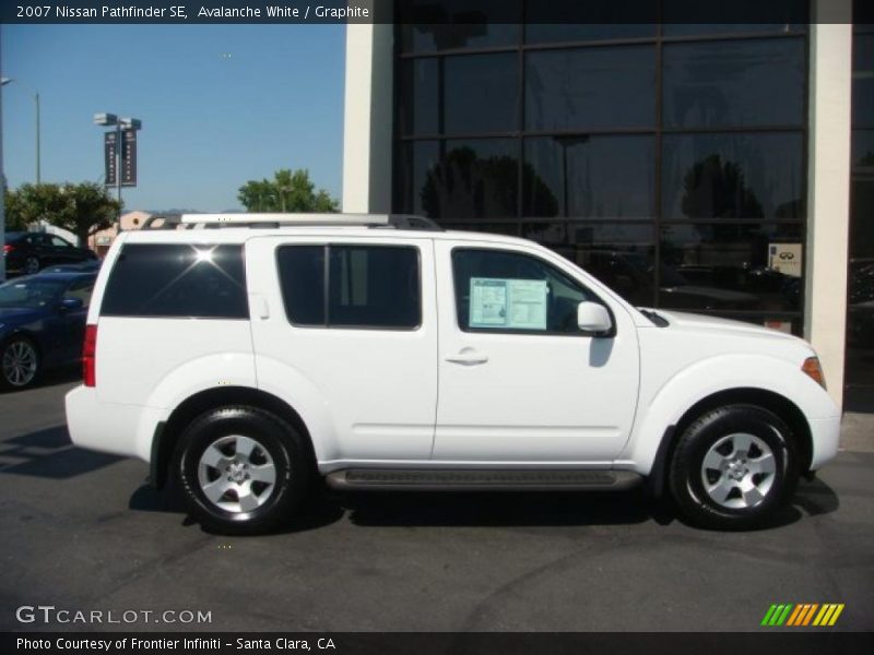 Avalanche White / Graphite 2007 Nissan Pathfinder SE
