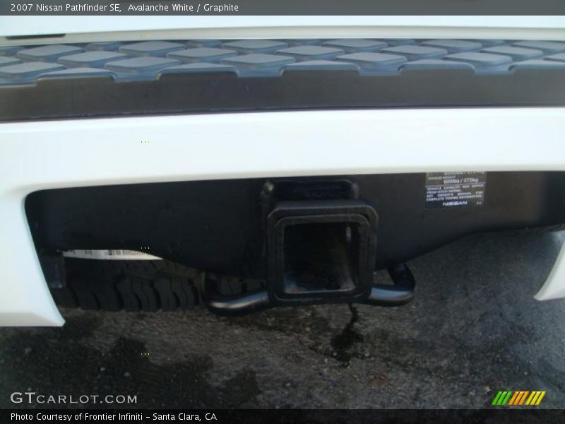 Avalanche White / Graphite 2007 Nissan Pathfinder SE