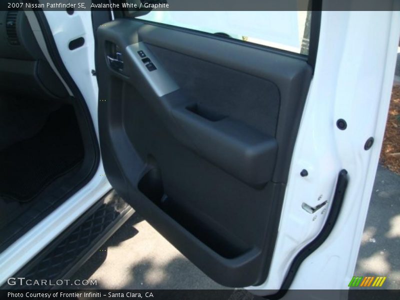 Avalanche White / Graphite 2007 Nissan Pathfinder SE