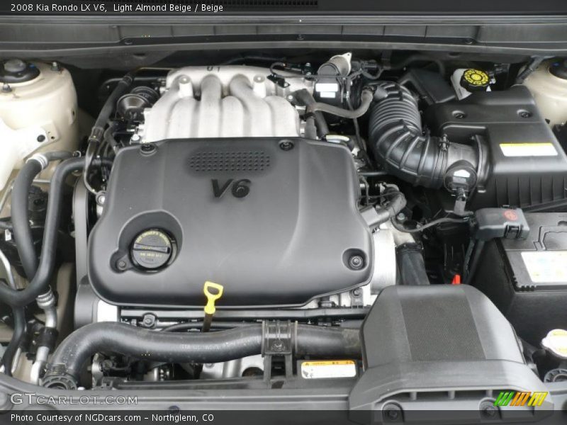 Light Almond Beige / Beige 2008 Kia Rondo LX V6