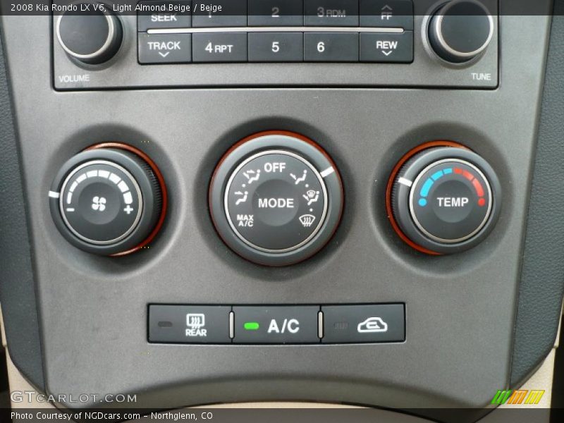 Light Almond Beige / Beige 2008 Kia Rondo LX V6
