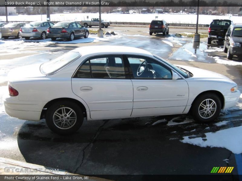 Bright White Diamond / Medium Gray 1999 Buick Regal LS