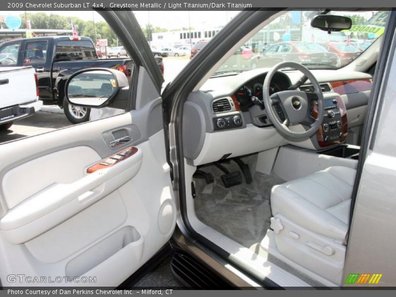 Greystone Metallic / Light Titanium/Dark Titanium 2009 Chevrolet Suburban LT 4x4