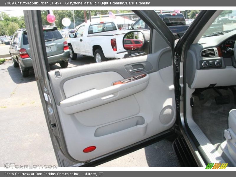 Greystone Metallic / Light Titanium/Dark Titanium 2009 Chevrolet Suburban LT 4x4