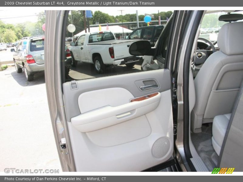 Greystone Metallic / Light Titanium/Dark Titanium 2009 Chevrolet Suburban LT 4x4