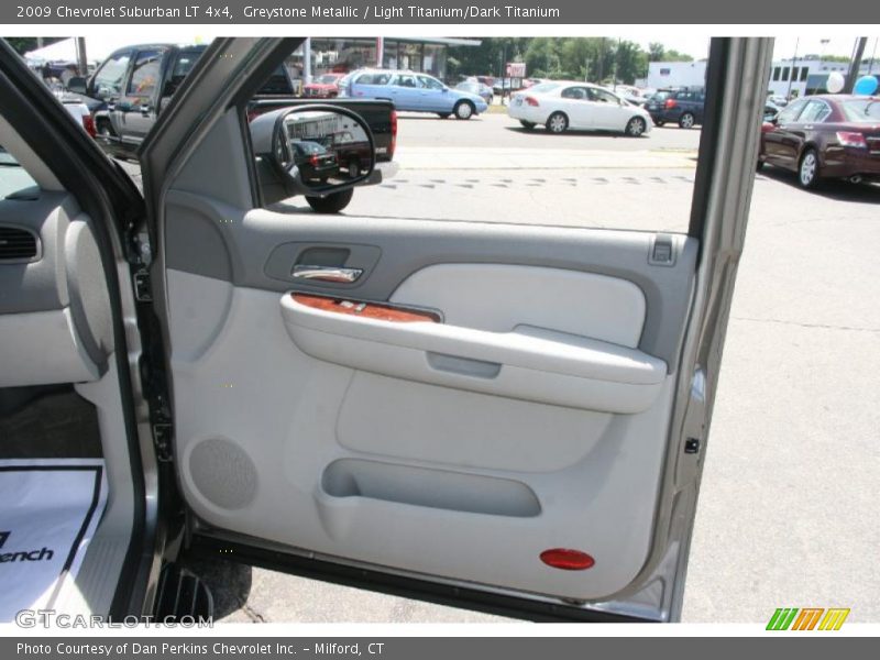 Greystone Metallic / Light Titanium/Dark Titanium 2009 Chevrolet Suburban LT 4x4