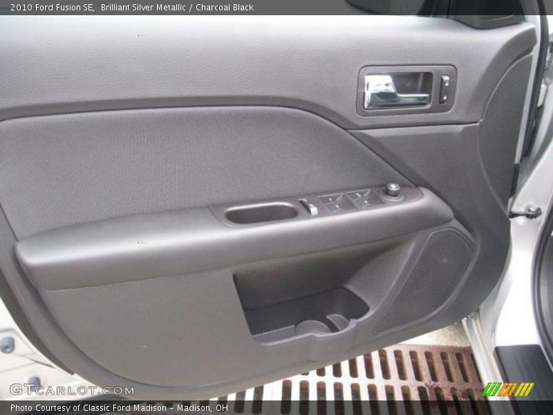 Brilliant Silver Metallic / Charcoal Black 2010 Ford Fusion SE