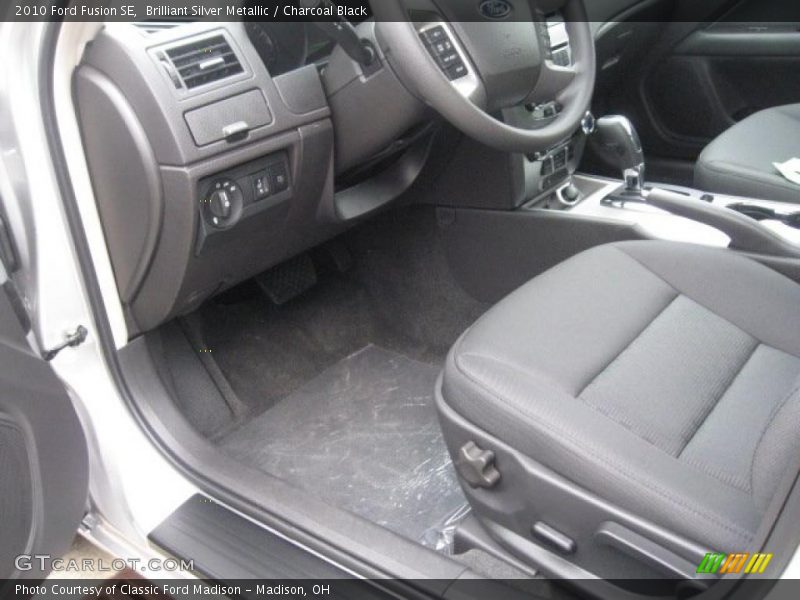 Brilliant Silver Metallic / Charcoal Black 2010 Ford Fusion SE