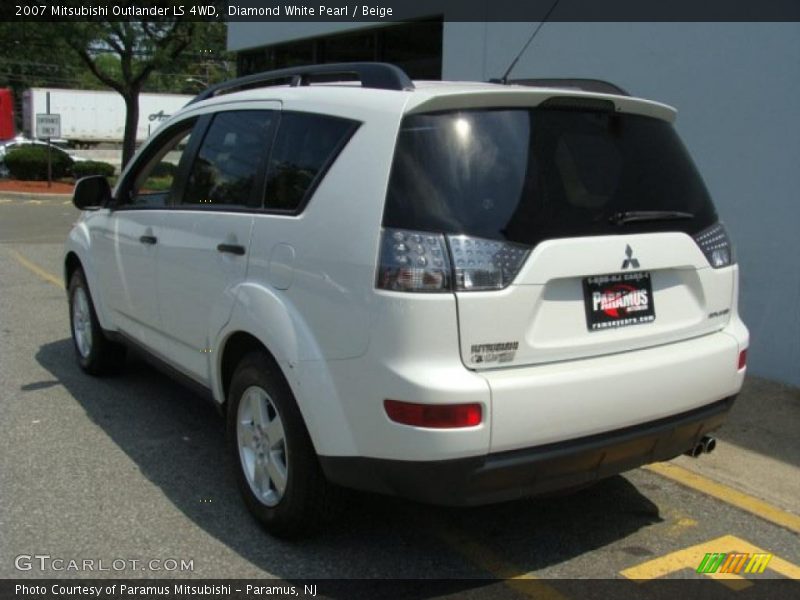 Diamond White Pearl / Beige 2007 Mitsubishi Outlander LS 4WD
