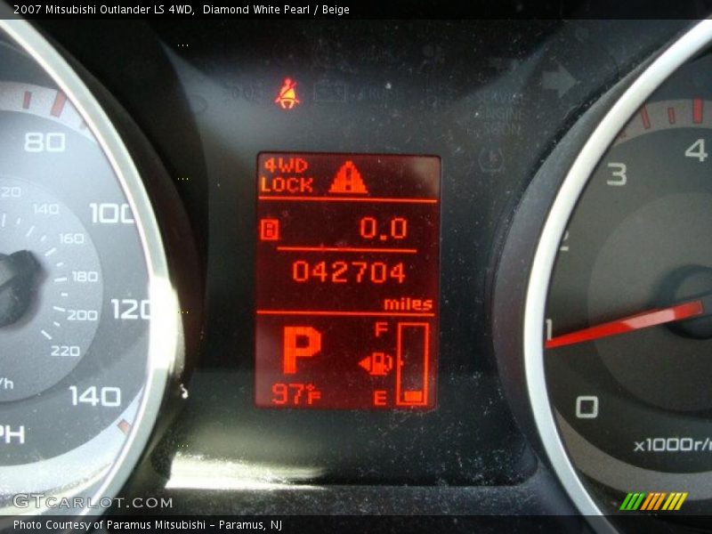 Diamond White Pearl / Beige 2007 Mitsubishi Outlander LS 4WD