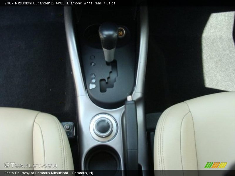 Diamond White Pearl / Beige 2007 Mitsubishi Outlander LS 4WD
