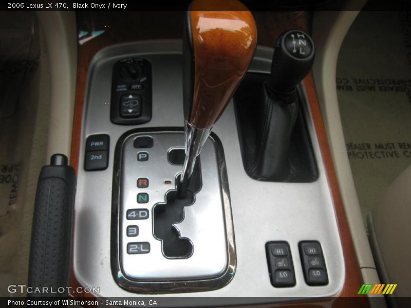 Black Onyx / Ivory 2006 Lexus LX 470