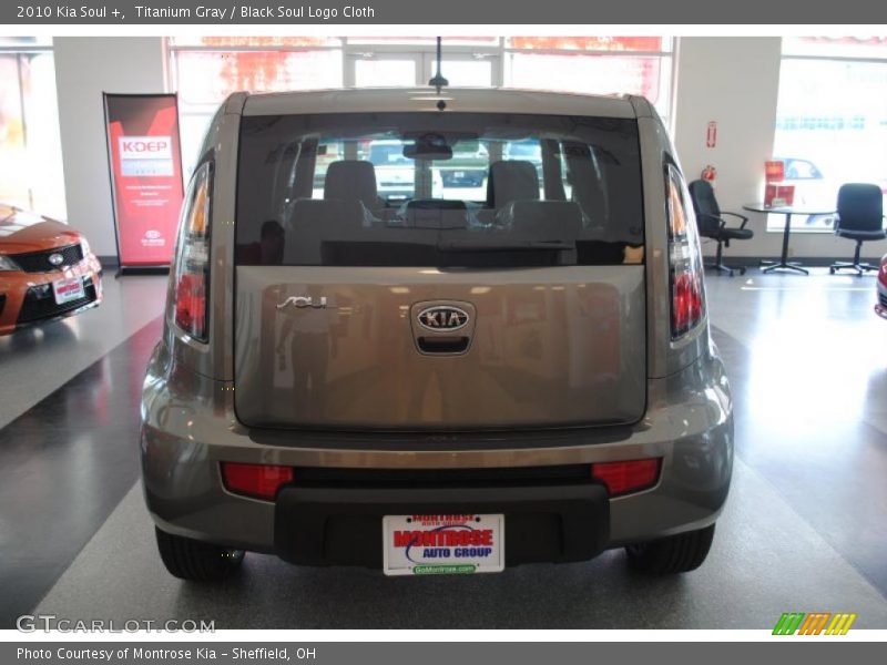 Titanium Gray / Black Soul Logo Cloth 2010 Kia Soul +