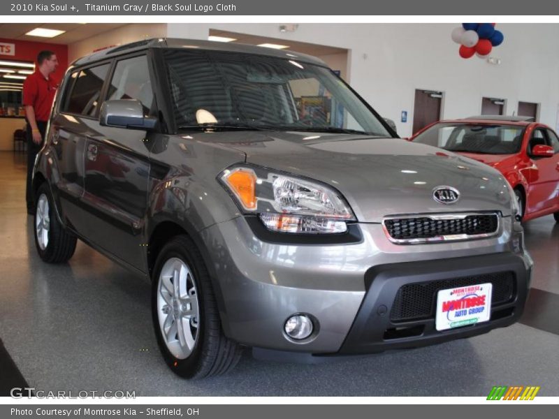 Titanium Gray / Black Soul Logo Cloth 2010 Kia Soul +