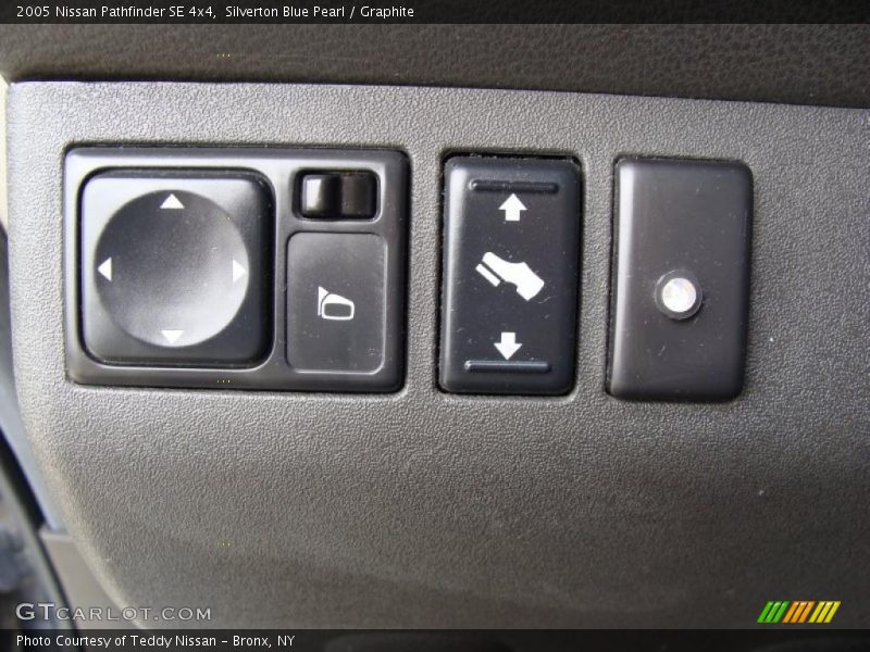 Silverton Blue Pearl / Graphite 2005 Nissan Pathfinder SE 4x4