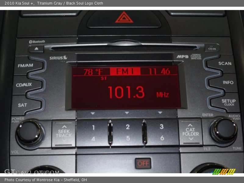 Titanium Gray / Black Soul Logo Cloth 2010 Kia Soul +