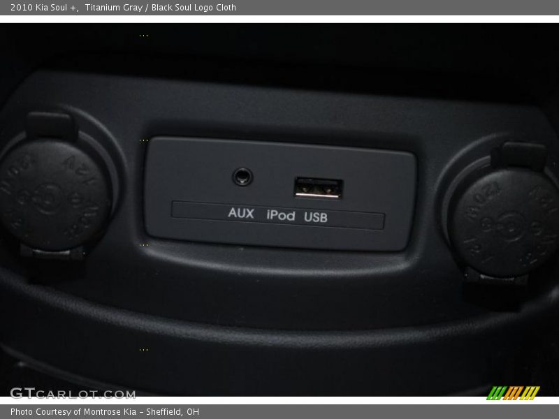 Titanium Gray / Black Soul Logo Cloth 2010 Kia Soul +