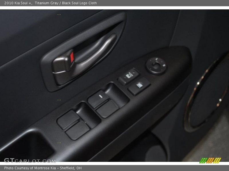 Titanium Gray / Black Soul Logo Cloth 2010 Kia Soul +