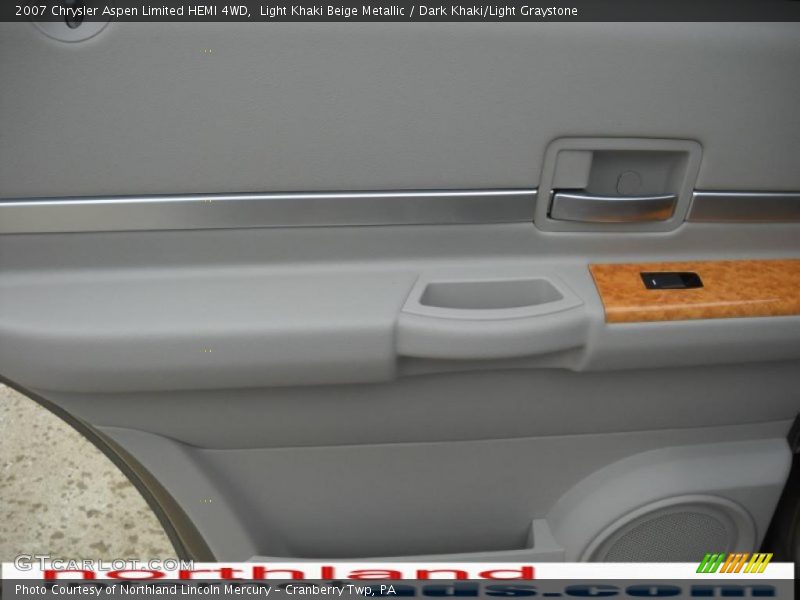 Light Khaki Beige Metallic / Dark Khaki/Light Graystone 2007 Chrysler Aspen Limited HEMI 4WD