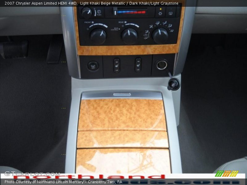 Light Khaki Beige Metallic / Dark Khaki/Light Graystone 2007 Chrysler Aspen Limited HEMI 4WD