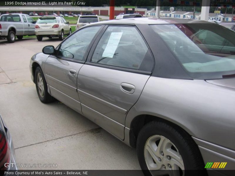 Light Iris Pearl / Gray 1996 Dodge Intrepid ES