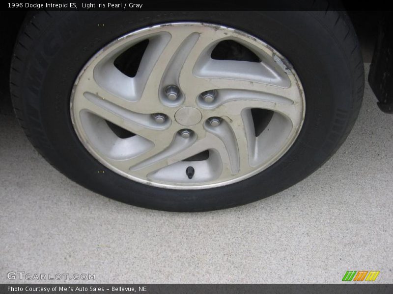 Light Iris Pearl / Gray 1996 Dodge Intrepid ES