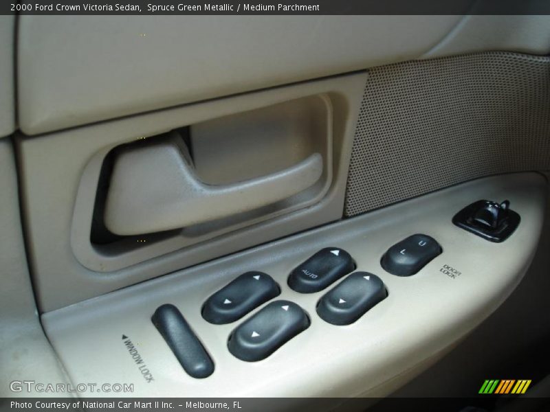 Spruce Green Metallic / Medium Parchment 2000 Ford Crown Victoria Sedan
