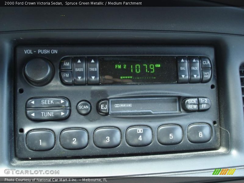 Spruce Green Metallic / Medium Parchment 2000 Ford Crown Victoria Sedan