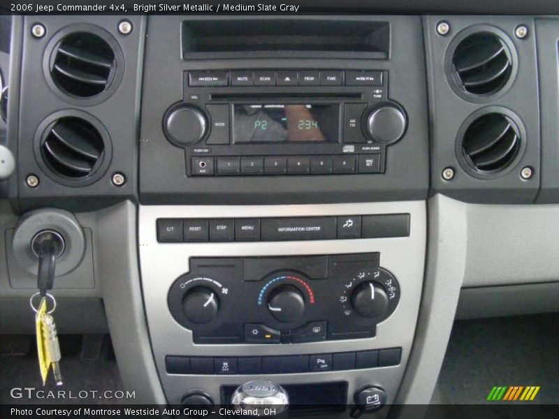 Bright Silver Metallic / Medium Slate Gray 2006 Jeep Commander 4x4
